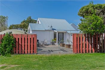 Waimarama Coastal Cottage - Havelock North