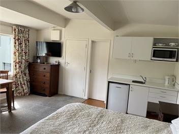 SUPERB Home,Studio,Spa,lake & mtn views,OSP&much more - Wanaka