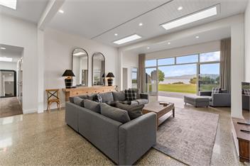 Lakefront Kuiwai - Taupo - on the lake + spa pool! - Taupo