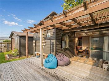 The Retro Shack (Bachcare) - Whitianga