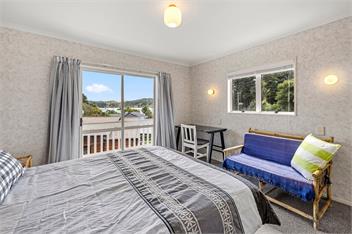 Barefoot at the Bay (Bachcare) - Raglan