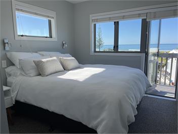 Beachfront Beach House with Ocean Views from every room - even from the Hot Tub! - Waimarama