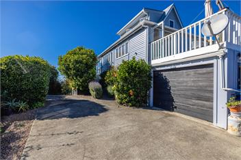 Garden and Bird Haven - Waiheke Island