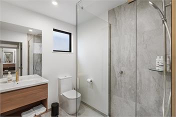 Secure Quiet CBD Townhouse | Free Parking + EV  - 