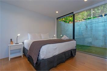 Beachfront Retreat - Architectural & Ocean Views -