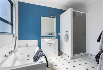 Whangamatā Beachfront Holiday Escape – Esplanade Drive  - 