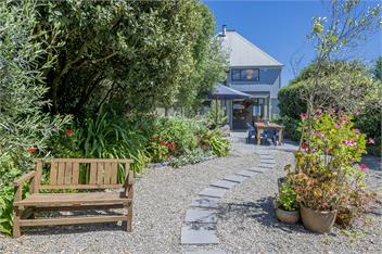 Beachfront Te Horo: The Beach Retreat - Kapiti Coast