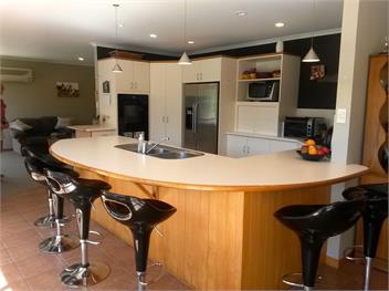 Summer Retreat (Bachcare) - Blenheim