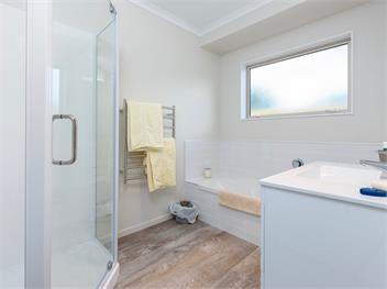Modern Beach Break (Bachcare) - Waihi Beach