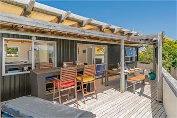 The Black Shack (Bachcare) - Cooks Beach