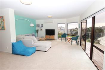 Whale Cove - clifftop holiday home - Whangaparaoa