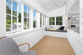 Quintessential Russell Cottage Right In The Heart Of The Village - Russell