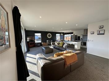 Remarkable Rhoboro Retreat - Twizel