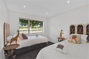The Whitehouse (Bachcare) - New Plymouth
