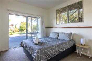 Surfdale Sunspot: Spa Escape Waiheke - Waiheke Island