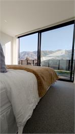 Luxury Fern Burn Retreat, Wanaka - Wanaka