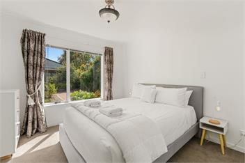 Kinloch Hideaway - 3bdrms, family friendly, close to lake! - Taupo