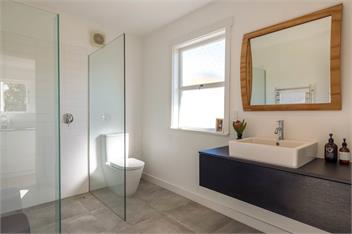 GRAPE SHED COTTAGE : Coast & Country - Waiheke Island
