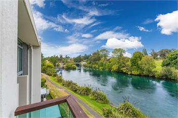 Riverside Oasis - Taupo - walk to town + heated pool* - Taupo