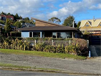 4 Johns Road, Moana -