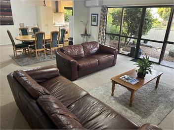 Central Hideaway - 3 Bed 2 Bath - Pet Friendly - Wanaka