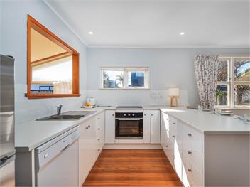 The Carolyn (Bachcare) - Whangamata