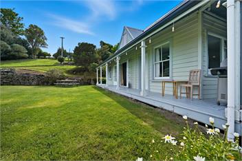 Toad Hall (Bachcare) - Akaroa