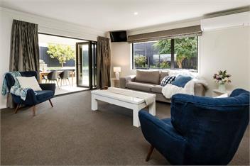 Strandon Coastal Townhouse (Bachcare) - New Plymouth