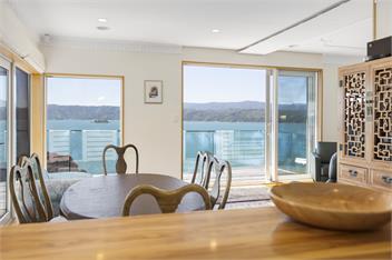 Stay over the Harbour - Beautiful Miramar Villa - Wellington