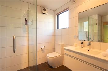 Prime Location | 3 bedroom home | Unlimited WIFI - Queenstown