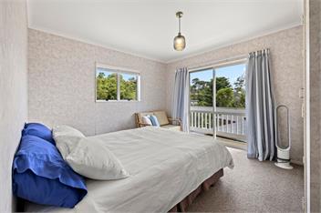 Barefoot at the Bay (Bachcare) - Raglan