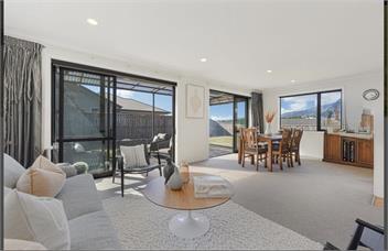 Chelsea Retreat - 