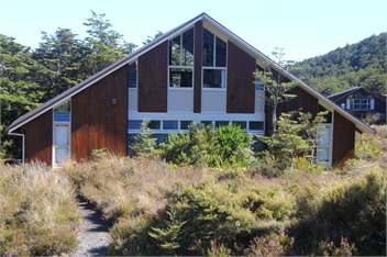 SU Adventure Lodge - Whakapapa Village