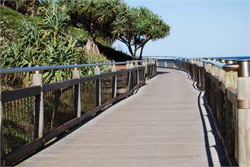 Caloundra Beach Townhouse - 400m to the Beach - Caloundra