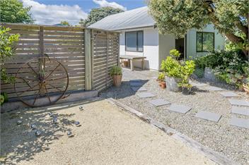 Beachfront Te Horo: The Beach Retreat - Kapiti Coast