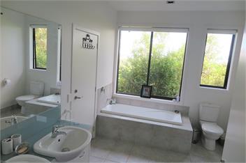Kaka Lodge (4 bedroom) at Kotare House - Auckland