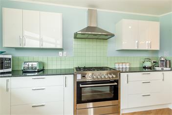 1-3 Bdr ONEPU MOANA Upstairs Apartment - with Views + Spa-Pool - South Hokianga