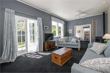 Brookville Cottage - Secluded Central Location - Nelson