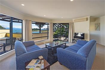 On The Rocks - Nelson Waterfront Holiday Home - Nelson