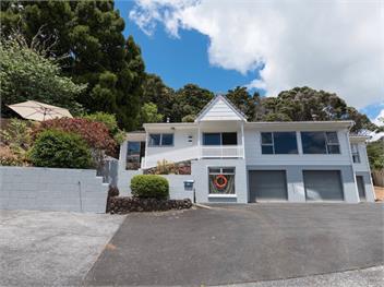 Central Spacious Family House (Bachcare) - Paihia
