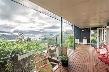 The Grandstand (Bachcare) - Akaroa