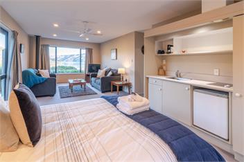 Fantail Cottage with Sea Views (Bachcare) - Akaroa