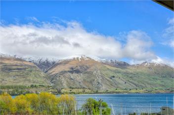 The Lakefront Gem (Bachcare) - Wanaka