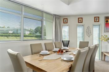Two Views - Watermark Apartment Taupo - Taupo