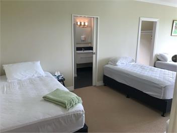 Greentops Farmhouse - Martinborough