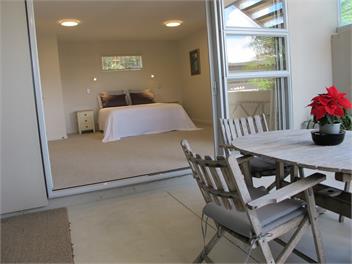 Gem by the Sea -Beach Hideaway North Shore - 2 Min walk to Beach! - Auckland