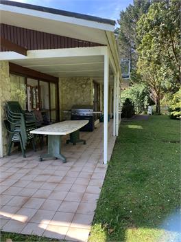 Super-sized family home, peaceful environment with stunning mountain views - New Plymouth