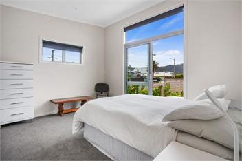 Relax on Dillon (Bachcare) - Waihi Beach