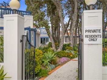 Poolside Waterfront (Bachcare) - Orewa