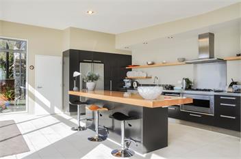 Seawatch - Spa Pool & Panoramic Ocean Views - Nelson